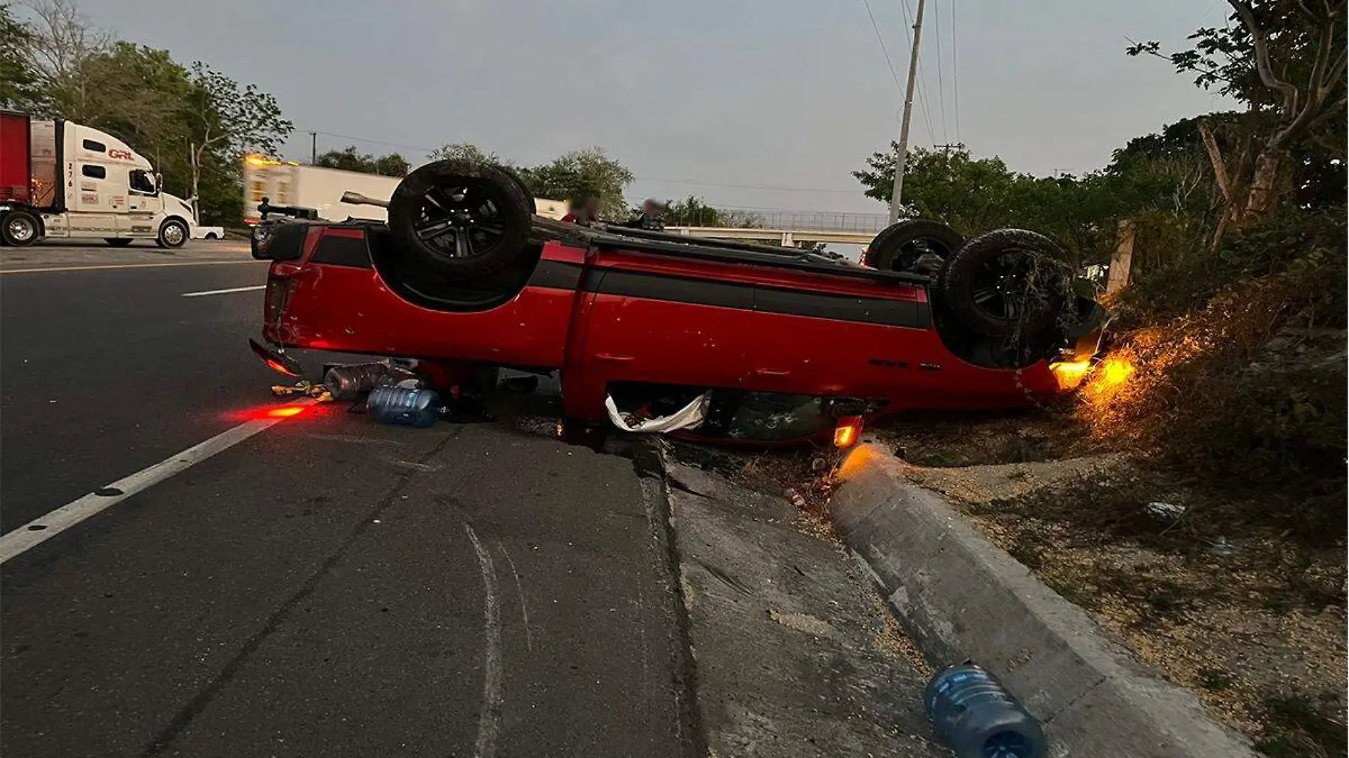 Asesinato de hombre en carretera de Tuxpan